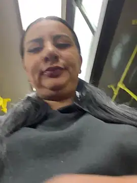 Abril Luv online show from March 22, 10:28 am