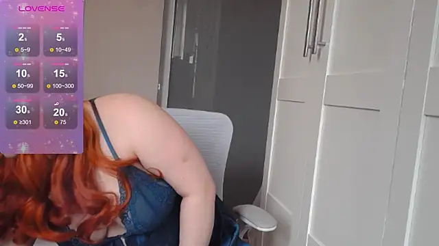 FluffyRainbowKity online show from October 31, 11:11 am