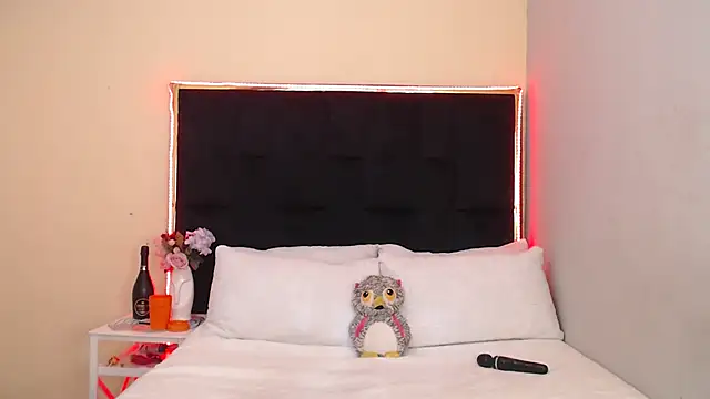 Snapshot of CancerGodessX chatting on January 29, 6:01 am CancerGodessX online show from January 29, 6:01 am