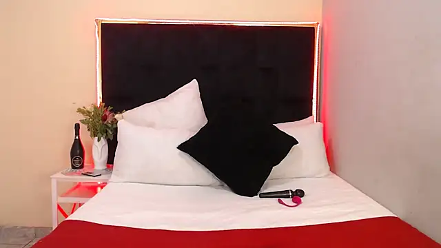 Snapshot of CancerGodessX chatting on February 15, 3:17 pm CancerGodessX online show from February 15, 3:17 pm