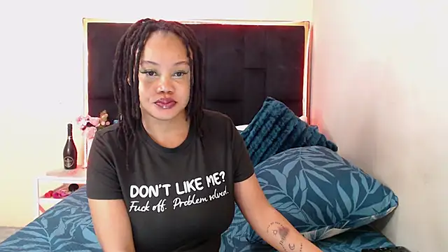 Snapshot of CancerGodessX chatting on September 19, 12:45 am CancerGodessX online show from September 19, 12:45 am