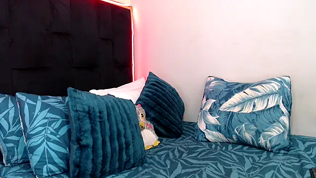 Snapshot of CancerGodessX chatting on October 10, 7:29 am CancerGodessX online show from October 10, 7:29 am