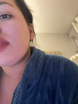 Snapshot of andra_rose chatting on January 16, 6:03 am andra rose online show from January 16, 6:03 am