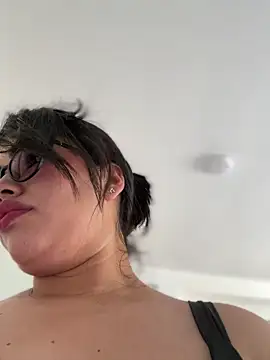 Snapshot of andra_rose chatting on January 26, 8:13 pm andra rose online show from January 26, 8:13 pm