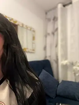 Snapshot of andra_rose chatting on January 27, 2:53 am andra rose online show from January 27, 2:53 am