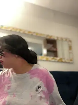 Snapshot of andra_rose chatting on February 9, 12:28 am andra rose online show from February 9, 12:28 am