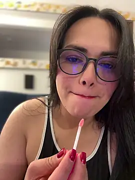 Snapshot of andra_rose chatting on February 14, 11:09 pm andra rose online show from February 14, 11:09 pm