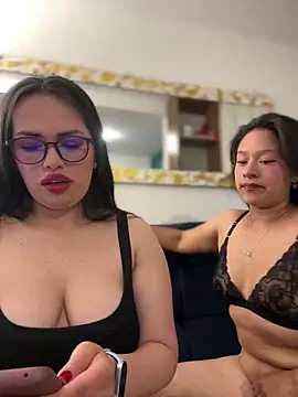 Snapshot of andra_rose chatting on February 16, 12:19 am andra rose online show from February 16, 12:19 am