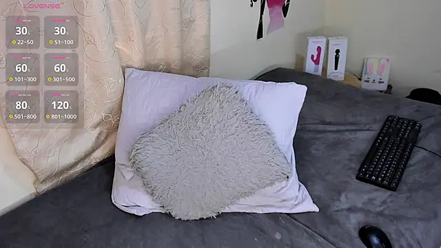 Juli Castillo8 online show from February 10, 5:09 pm