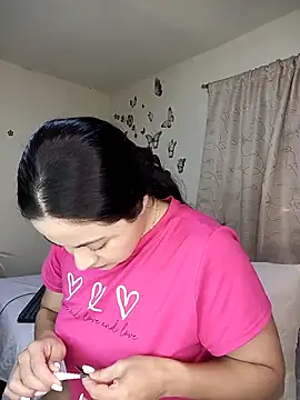 Juli Castillo8 online show from February 12, 1:59 pm