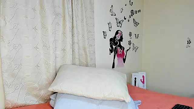 Juli Castillo8 online show from March 9, 1:26 pm