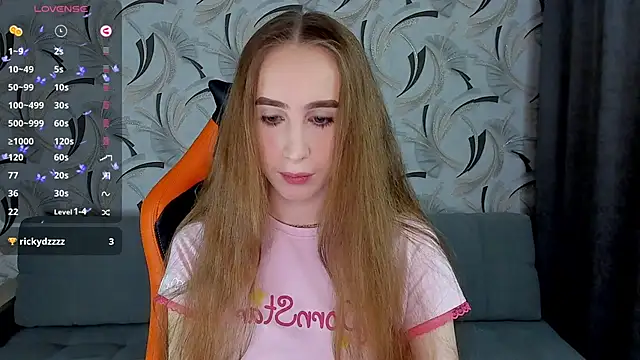 Snapshot of _mira_cle_ chatting on December 22, 11:31 pm mira cle online show from December 22, 11:31 pm