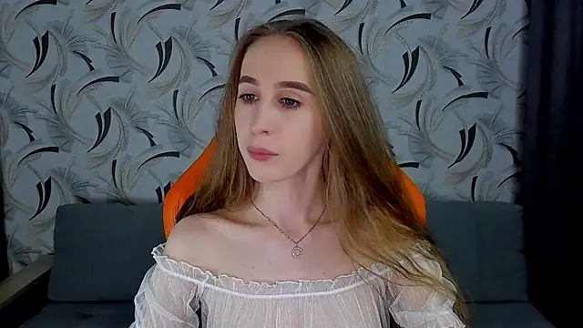 Snapshot of _mira_cle_ chatting on January 24, 2:39 am mira cle online show from January 24, 2:39 am