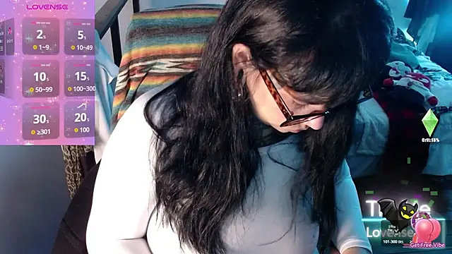 Snapshot of VampGirl1 chatting on November 2, 10:50 am VampGirl1 online show from November 2, 10:50 am