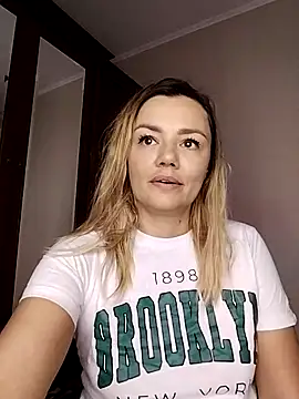 KrissSexi online show from October 23, 5:18 am