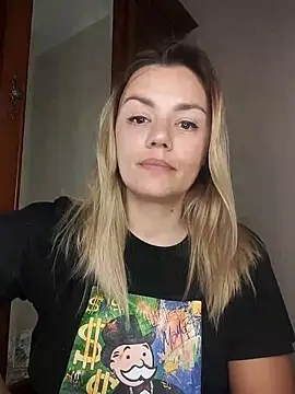 KrissSexi online show from October 30, 5:57 pm