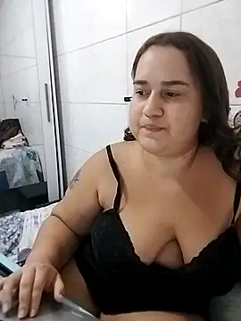 Snapshot of MinaBoss chatting on October 26, 2:50 am MinaBoss online show from October 26, 2:50 am