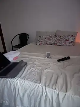 Snapshot of Insane_Issa chatting on February 27, 7:47 pm Insane Issa online show from February 27, 7:47 pm