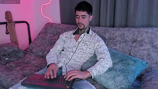 Snapshot of Mark_Kamper chatting on September 19, 11:38 pm Mark Kamper online show from September 19, 11:38 pm