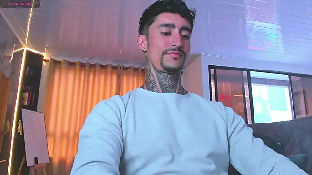 Snapshot of Mark_Kamper chatting on November 12, 7:46 pm Mark Kamper online show from November 12, 7:46 pm