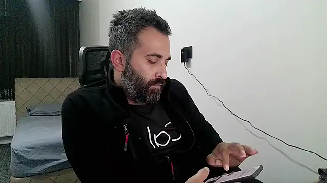 Snapshot of tgltplsr chatting on November 1, 9:50 pm tgltplsr online show from November 1, 9:50 pm