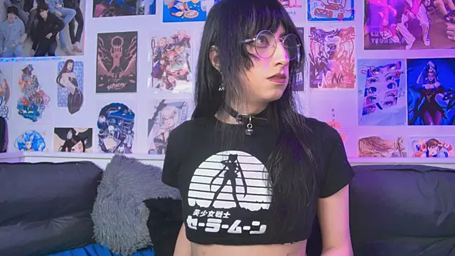 snowblack  online show from September 12, 3:34 pm