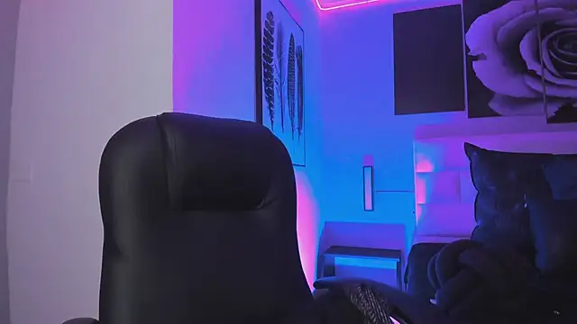 Snapshot of lena_banks chatting on November 21, 9:57 pm lena banks online show from November 21, 9:57 pm