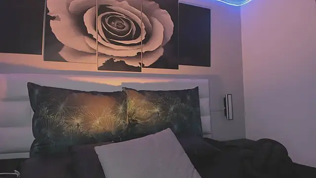 Snapshot of lena_banks chatting on November 26, 11:28 pm lena banks online show from November 26, 11:28 pm