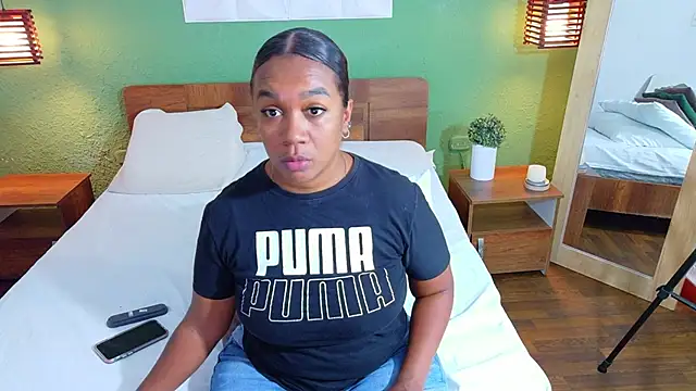 dannaahbrown online show from October 18, 7:25 pm