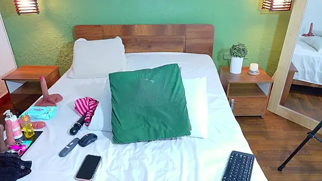 dannaahbrown online show from October 27, 6:34 pm