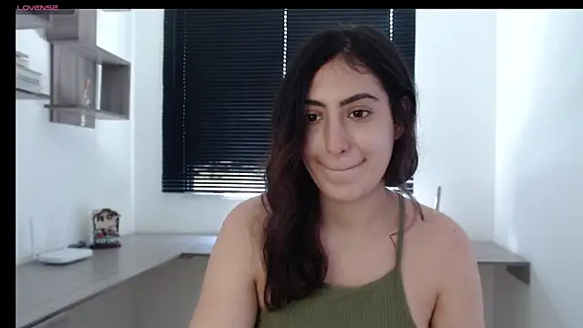 Snapshot of MIYESSI chatting on February 19, 4:33 pm MIYESSI online show from February 19, 4:33 pm