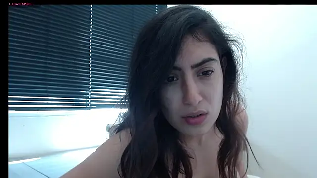 Snapshot of MIYESSI chatting on February 19, 7:38 pm MIYESSI online show from February 19, 7:38 pm