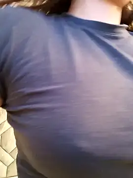 Snapshot of MIYESSI chatting on November 19, 3:23 pm MIYESSI online show from November 19, 3:23 pm