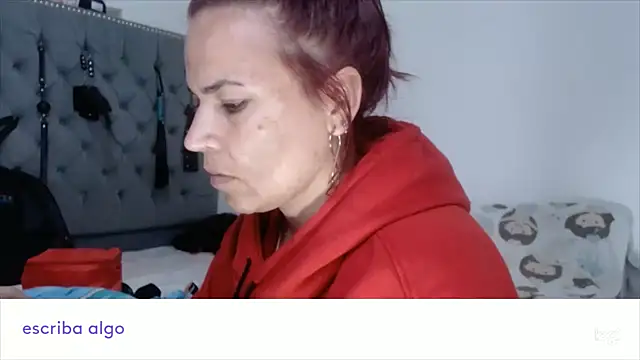 KaiicyQuuen online show from December 13, 11:45 am