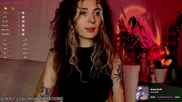 IttyKitty online show from October 18, 6:19 pm