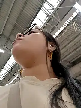 Snapshot of persefone_core chatting on October 29, 9:05 pm persefone core online show from October 29, 9:05 pm