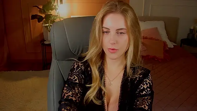 Snapshot of anita_blairr chatting on October 9, 12:52 am anita blairr online show from October 9, 12:52 am