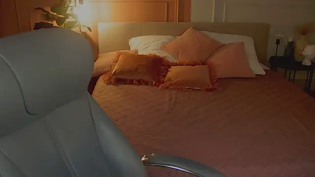 anita blairr online show from November 10, 12:53 am