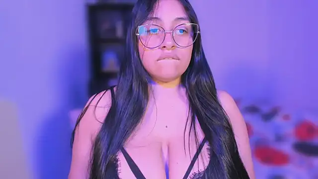 Soysofiarodrigu online show from March 5, 7:49 pm