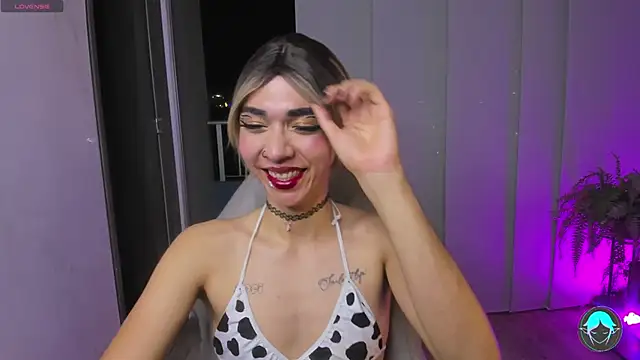 Snapshot of sofi_elfqueen chatting on January 18, 1:30 am sofi elfqueen online show from January 18, 1:30 am