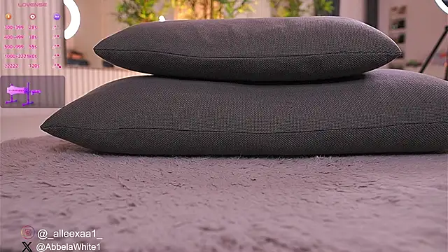 Snapshot of Abbela_White chatting on February 7, 12:28 pm Abbela White online show from February 7, 12:28 pm