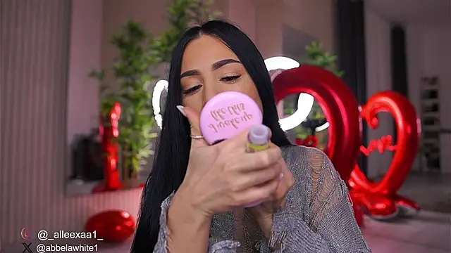 Snapshot of Abbela_White chatting on February 16, 7:15 am Abbela White online show from February 16, 7:15 am