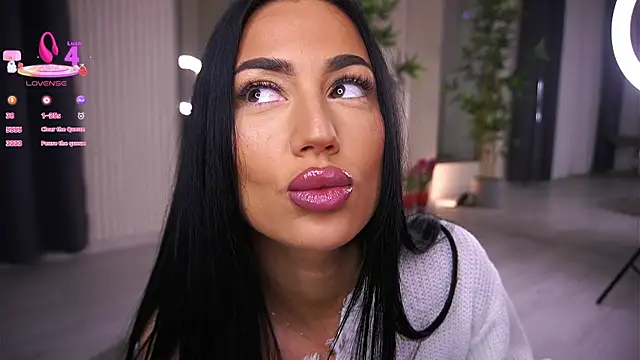 Snapshot of Abbela_White chatting on March 4, 6:37 am Abbela White online show from March 4, 6:37 am