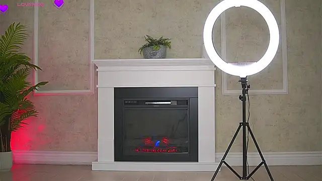 Snapshot of Abbela_White chatting on November 18, 6:18 am Abbela White online show from November 18, 6:18 am