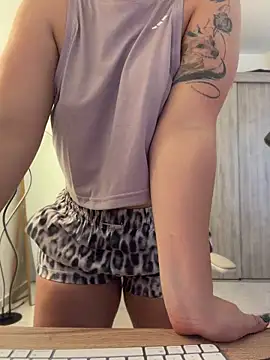 Snapshot of Megan_lu2 chatting on May 28, 1:52 pm Megan lu2 online show from May 28, 1:52 pm