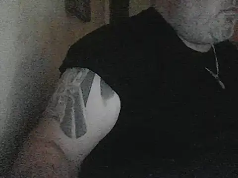 Snapshot of Paolino_8316 chatting on December 13, 11:32 pm Paolino 8316 online show from December 13, 11:32 pm