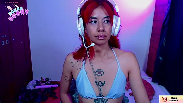 Roxanbunny1 online show from September 21, 12:01 am