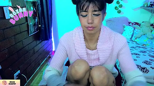 Roxanbunny1 online show from April 13, 10:37 pm