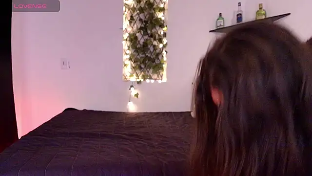 kisstarxxx online show from May 13, 6:22 am