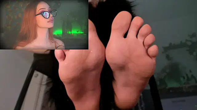 Snapshot of DorothyGilbert1 chatting on December 15, 6:04 pm DorothyGilbert1 online show from December 15, 6:04 pm